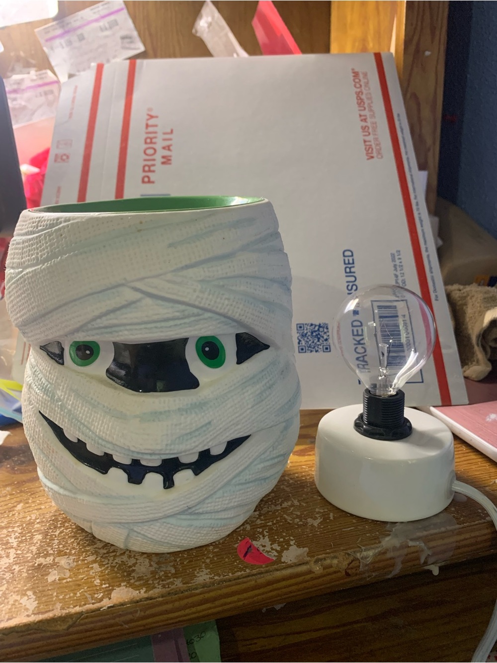 Scentsy Under Wraps Authentic Mummy Face Halloween Wax Warmer Ceramic Large